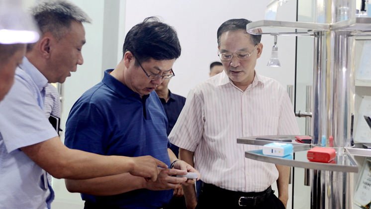 市委常委、副市長(zhǎng)徐懷好走訪炬神電子 ：全力、熱情、周到提供服務(wù)