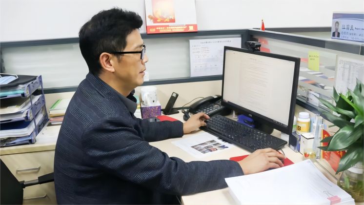 伍國良，“卷王”實錘了！