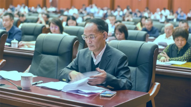 湖南炬神電子榮獲“新郴州貢獻獎”，董事長楊譓鵬作代表發(fā)言